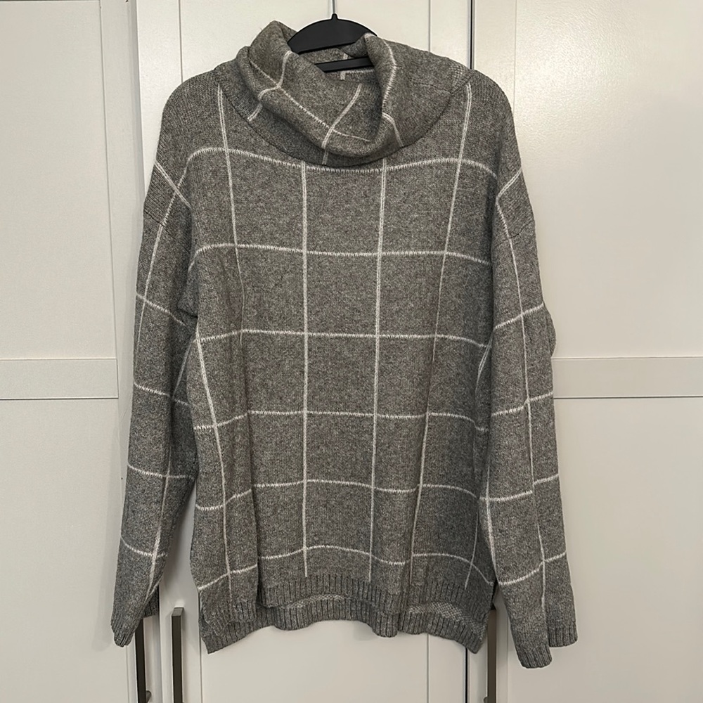Block knit turtleneck